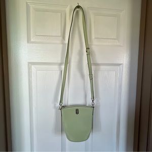 Vunque - Hobo bag (cross body strap) Baby Green